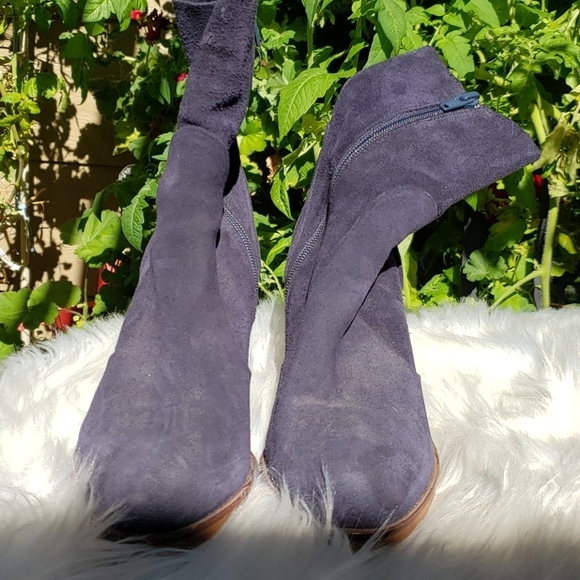 Crosswalk Pico Blue Suede ankle booties 38 - Picture 5 of 10
